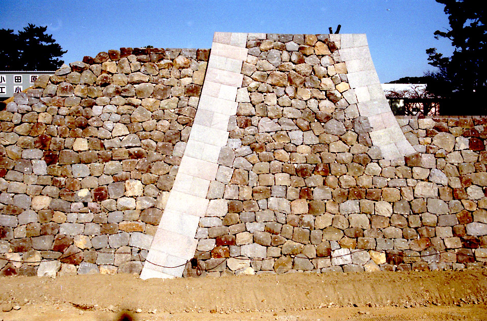 銅門桝形石垣復元工事